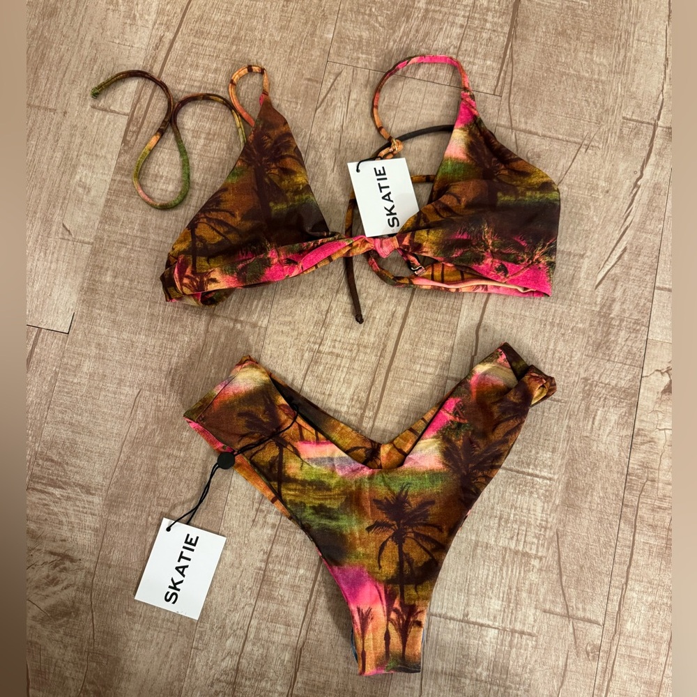 NWT Skatie Bikini